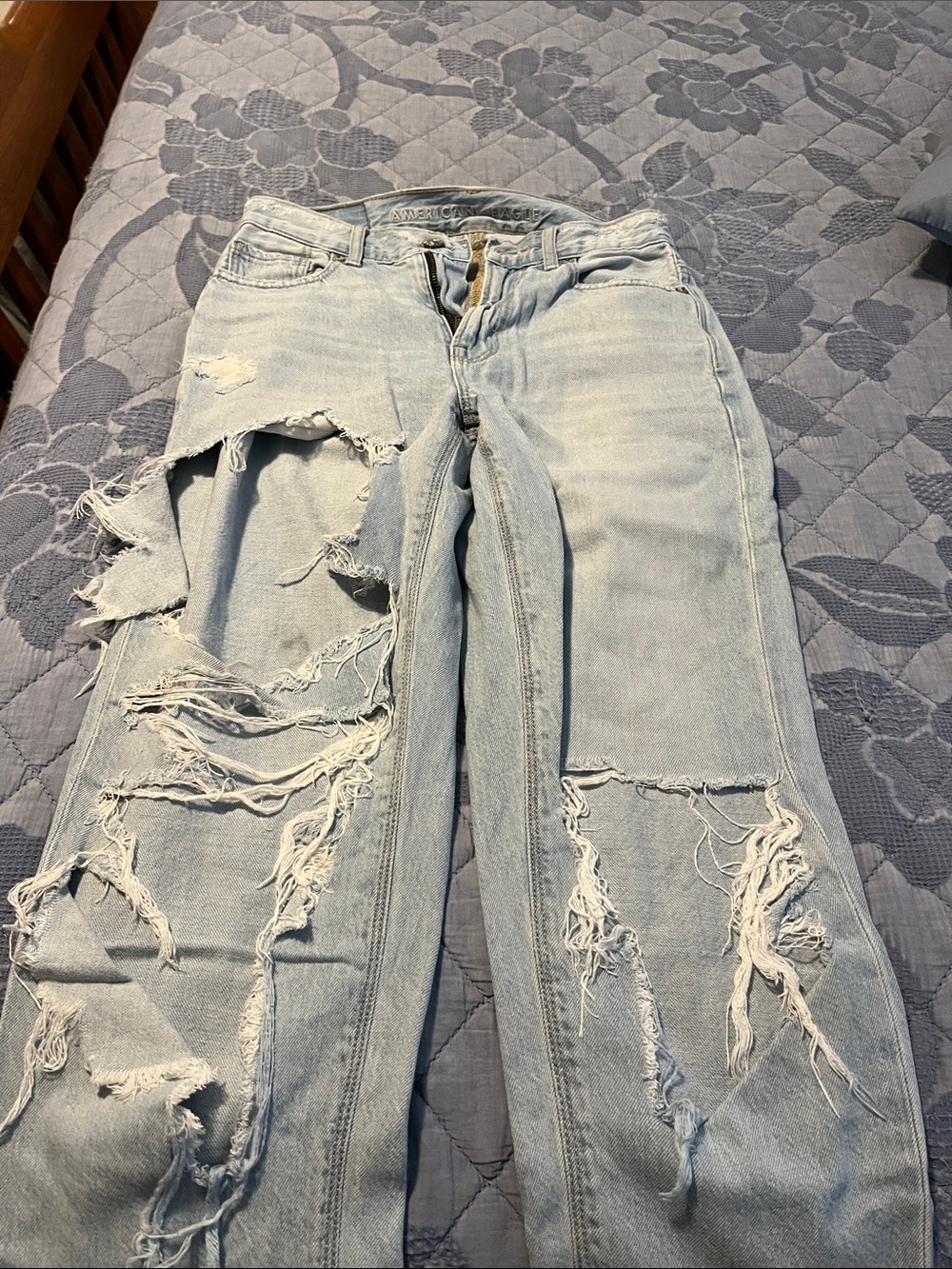 American Eagle Outfitters Light Blue Distressed Boyfriend Jeans